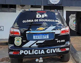 Homem é levado à delegacia após agredir a mãe e danificar cadeira