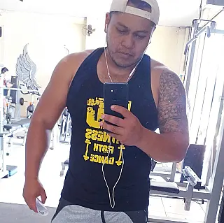 Segurança particular morre após 'passar direto' por rotatória com moto: 'em alta velocidade'.