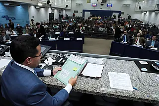 Vereadores derrubam veto da prefeitura e garantem R$ 8,7 milhões para entidades