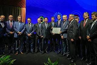 ALEMS homenageia presidente do Paraguai e reafirma parceria