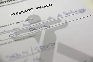 Médico registra BO por atestado falso que teria assinado