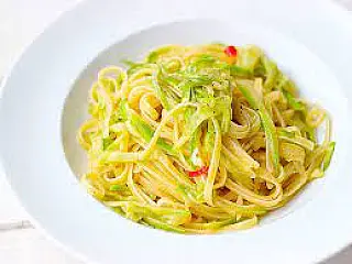 Macarronada vegetariana simples