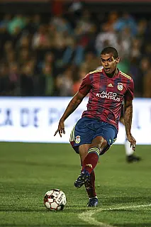 Jogador brasileiro sofre parada cardiorrespiratória em Portugal
