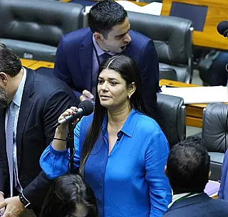 Rose Modesto vota pela redução no ICMS de combustíveis, energia elétrica e gás de cozinha