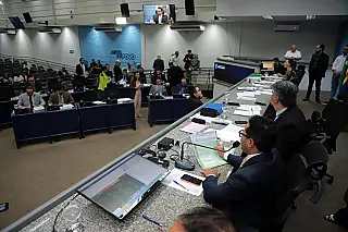 Câmara aprova créditos para habitação, infraestrutura e cursinho preparatório do Enem