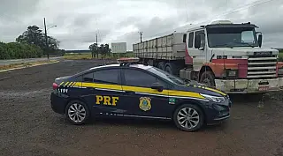 PRF apreende carretas a caminho do PY; motoristas são resgatados no RJ