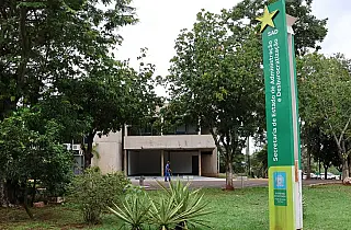 Aprovados em concurso administrativo da SED são convocados para inspeção médica e posse