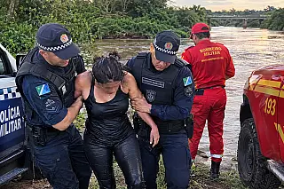 Polícia Militar resgata mulher no rio Aporé, em Cassilândia