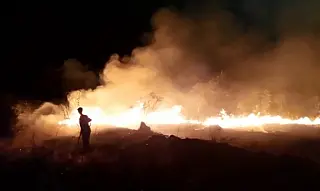 Nova Andradina - Corpo de Bombeiros atende incêndio em reserva ambiental
