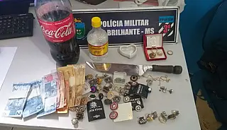 Bando invade casa, amarra moradora que é arrastada pelos cabelos durante assalto