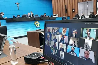 Deputados debatem ações do governo no combate à pandemia