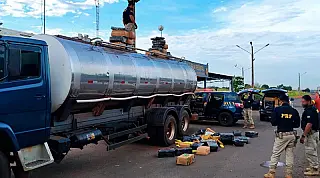 Polícia apreende 2,6t de maconha em caminhão que transportava leite