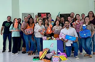 Secretaria de Saúde arrecada mais de 1,3 mil brinquedos para a 'Caixa Encantada'