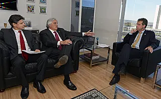 Senador e prefeito buscam em Brasília recursos para a saúde de Corumbá