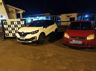 Carros do RS  são apreendidos entre Caarapó e Amambai