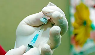SES distribui aos municípios mais de 77 mil doses da vacina da Astrazeneca