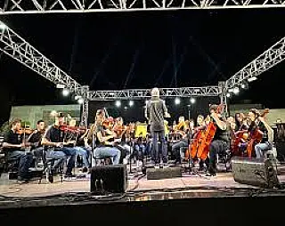 Orquestra sinfônica de Jales se apresenta na praça Dr. Euphly Jalles