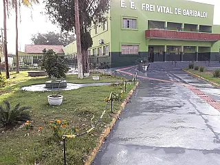 Alunos da escola Frei Vital de Garibaldi celebram formatura em noite emocionante