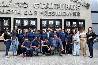 Presidente da ALEMS recebe alunos de Iguatemi e anuncia investimento em educação