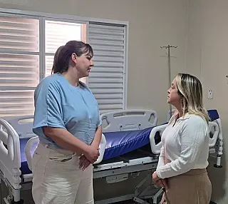 Lia Nogueira entrega equipamentos ao Hospital de Cirurgia