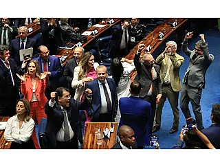 Senado aprova reforma tributária; texto volta à Câmara