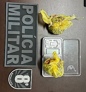 Polícia Militar conduz adolescente para a delegacia por portar drogas em Ivinhema