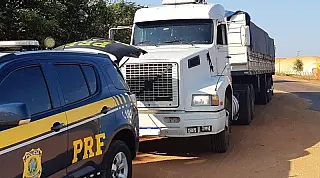 PRF apreende 2,5 toneladas de maconha na BR-376 em Ivinhema