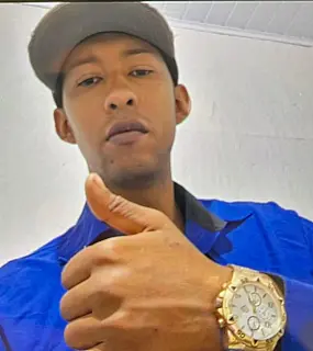 Jovem morre após ficar preso em janela ao tentar entrar em casa em Paranaíba