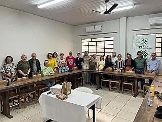 Curso de artesanato em couro oferece qualificação e oportunidade de renda em Santa Fé do Sul