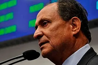 Teixeira reforça compromisso com população e intercede por obras emergenciais