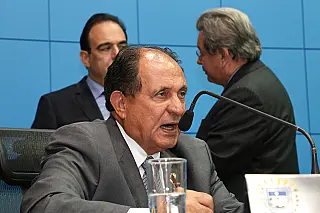Deputado atende comunidade e cobra pavimentação da MS-162