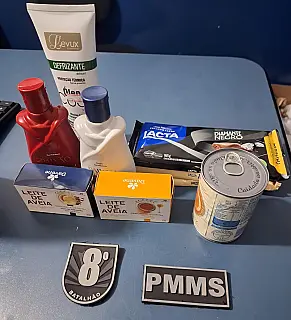 A equipe policial foi acionada para atender uma ocorrência de furto.