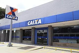 Caixa Econômica Federal abre mais cedo para negociar dívidas e financiamento habitacional