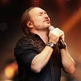 1º Celebra Caarapó terá no segundo dia de festividade o Cantor Gospel David Quinlan