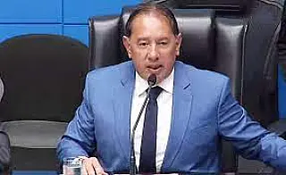 Projeto de Lei do Presidente Gerson Claro Garante Transparência nos Serviços Bancários