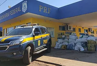 Jovens de 19 e 17 anos são flagrados com mais de uma tonelada de maconha