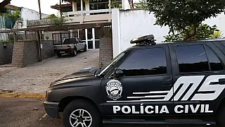 Proprietário que deixava filhotinha de cachorro amarrada o dia inteiro é denunciado
