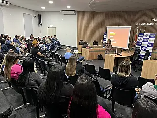 Palestra sobre vendas nas redes sociais atrai empresários em Aparecida do Taboado