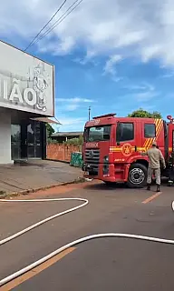 Corpo de Bombeiro atende ocorrência de Incêndio em  supermercado