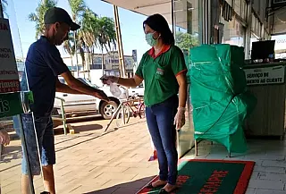 Supermercados adotam rigor nas medidas de higienização e prevenção ao Coronavírus