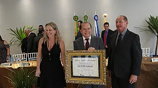 Presidente da Coamo recebe título de cidadão sidrolandense