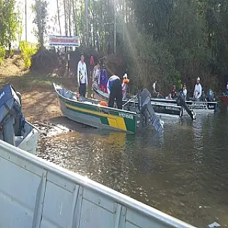 Polícia Ambiental de Dourados fiscaliza 25 embarcações, 80 pescadores e apreende petrechos ilegais