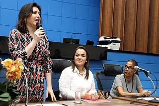 “Lugar de mulher é, inclusive e principalmente, na política”, diz Simone Tebet na ALEMS