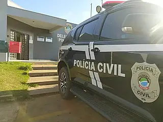 Homem é preso após queimar mão e pertences da namorada em Amambai