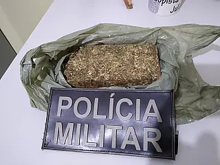 Polícia Militar prende quatro pessoas por tráfico de drogas em Ipezal