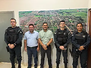 Comandante do 8º BPM fortalece diálogo em visita ao prefeito e ao presidente da Câmara
