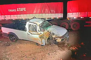 Motorista embriagado colide com carreta na MS-306 em Cassilândia