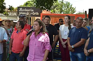 Prefeitura realiza entrega de praça e arena no Bairro Dom Antônio