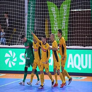 Magnus vence o Passo Fundo e segue 100% em Dourados