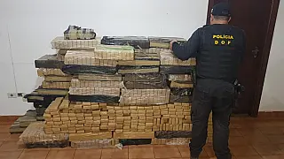 Camionete roubada foi recuperada pelo DOF carregada com mais de uma tonelada de maconha